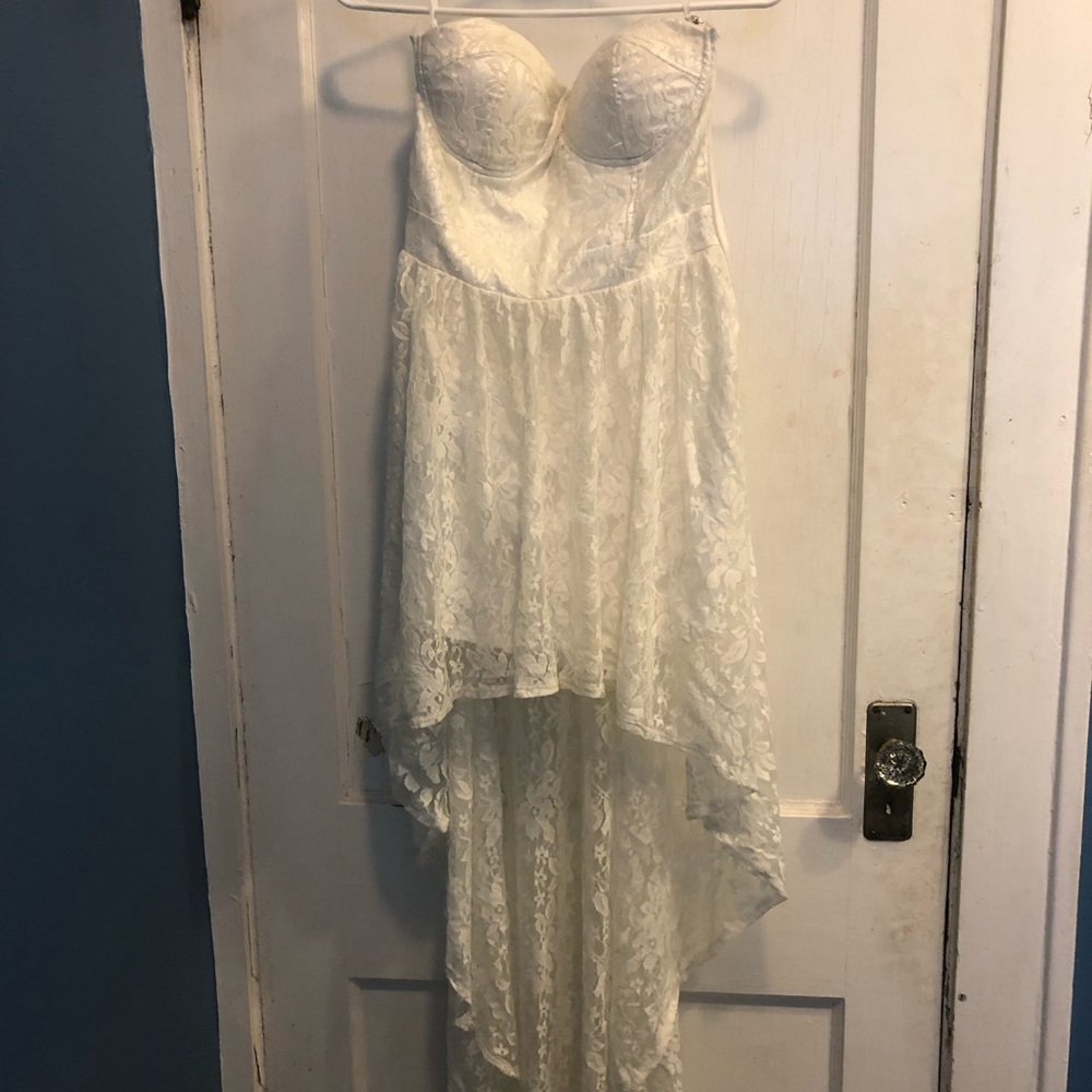 Windsor Sleeveless Lace Hi-Lo Maxi Dress